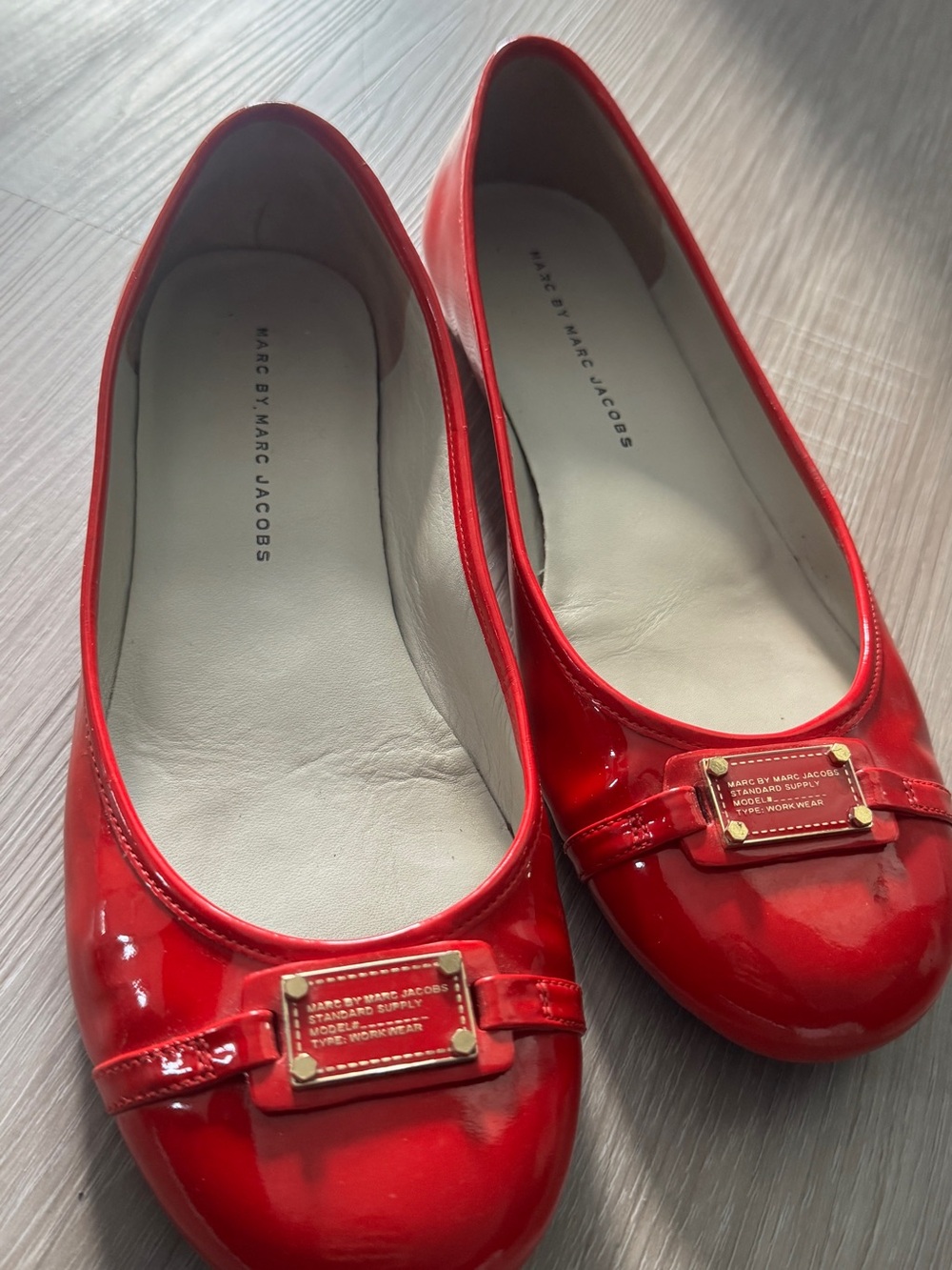 Marc by Marc Jacobs Red Ballet Flats with Gold Plaque Size 8